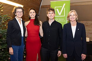 Christine Haiden, Obfrau der OÖ. Stiftskonzerte, die Musiker Vivi Vassileva und Lucas Campara Diniz, Maria Steiner, Vorstandsdirektorin der VKB und Präsidentin der OÖ. Stiftskonzerte (© Cityfoto)